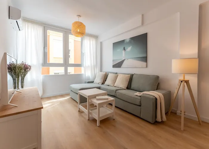 Malaga Lux Oasis - Modern 3Br, Fast Wifi, Smarttv