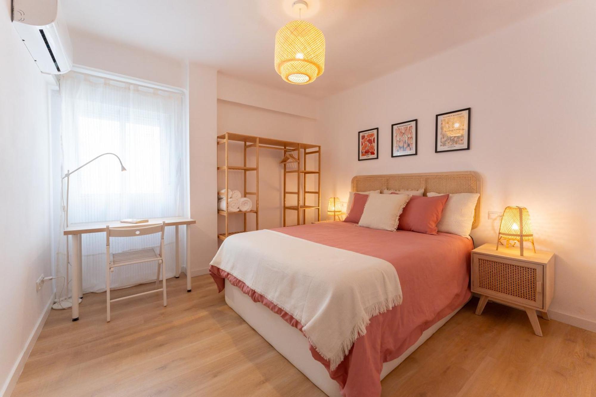 Apartament Lux Oasis - Modern 3br, Fast Wifi, Smarttv