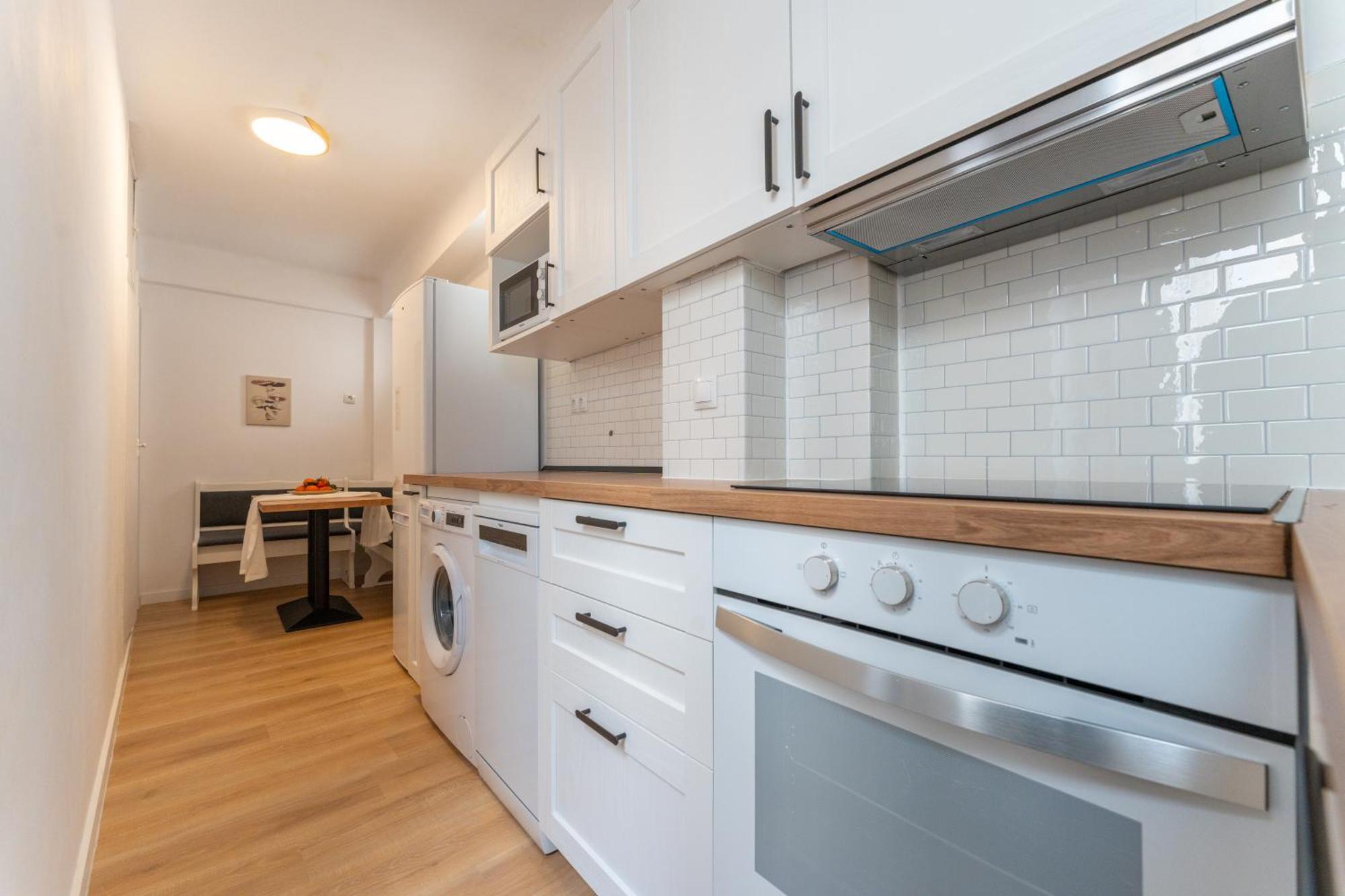 Apartament Lux Oasis - Modern 3br, Fast Wifi, Smarttv *